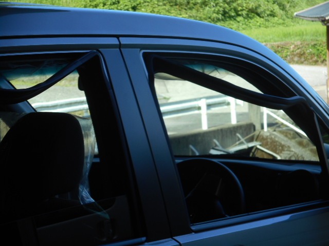 ガラスランチャンネル